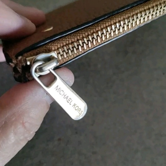 MICHAEL KORS BROWN COIN PURSE WALLET - Picture 2 of 6